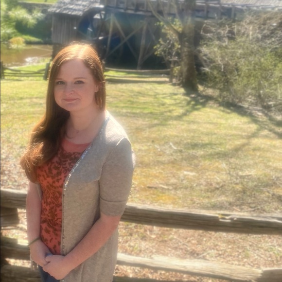 Meet your Posher, Kaitlyn - Picture 6 of 11